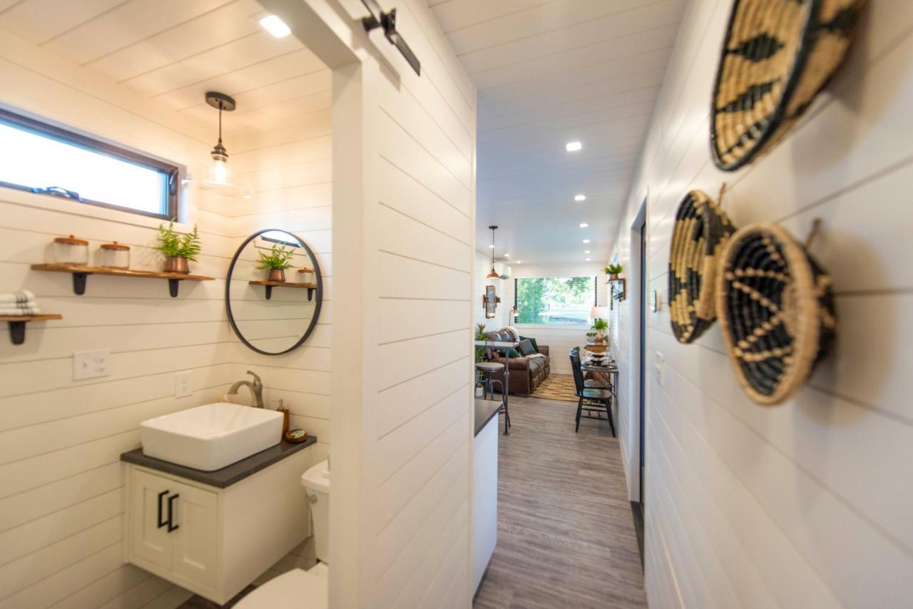 The Woods- Container Tiny House 12 Min To Magnolia/Baylor/Downtown Vila Bellmead Exterior foto